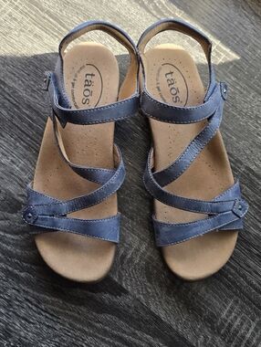 Taos Big Time Dark Blue Leather Sandals